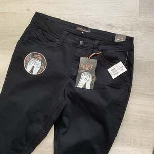 Royalty for Me Womens Wannabettabutt Slim Skinny Fit Jeans Black size 16 NWT